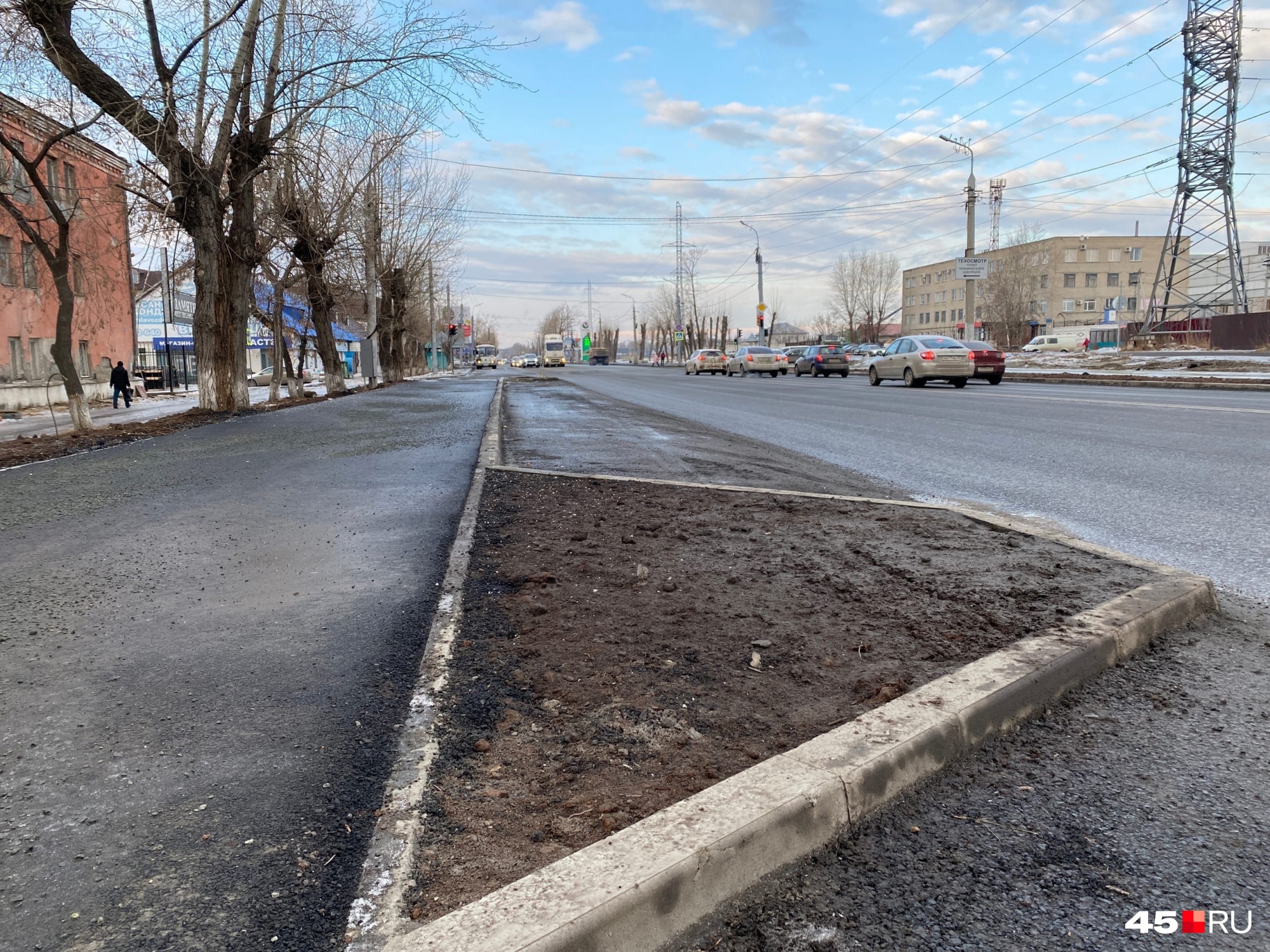 ГИБДД написала письмо в мэрию по поводу отсутствия около этого бордюра знаков и разметки ГИБДД написала письмо в мэрию по поводу отсутствия около этого бордюра знаков и разметки