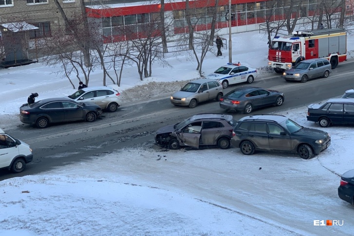 На месте работает ГИБДД На месте работает ГИБДД