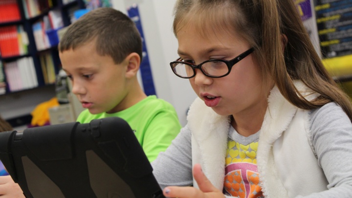 Детей научат безопасно пользоваться интернетом: пилотный проект запустят в школах