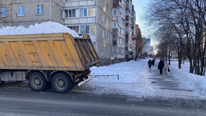 В мэрии Сургута озвучили антирейтинг УК по уборке снега