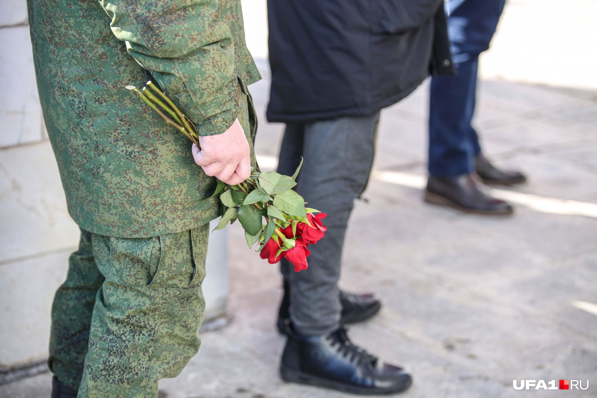 Останки солдата нашли в Ленинградской области и привезли в Забайкалье