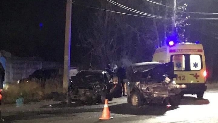 В лобовом столкновении на Большой Норской в Ярославле пострадал 20-летний водитель