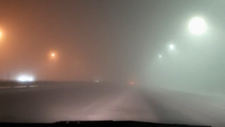 «Превышений не зафиксировано»: в Минэкологии объяснили, почему Челябинск накрыло густым зловонным туманом