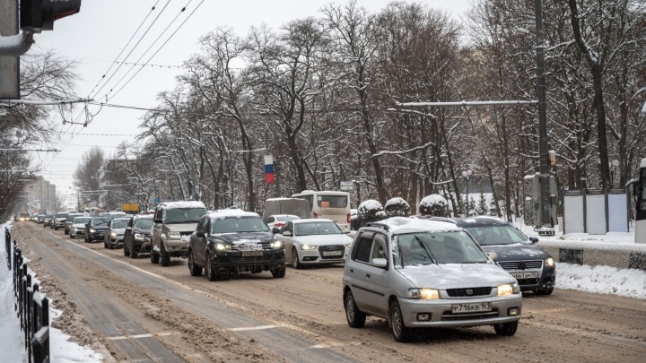 Ростовчане ответили сити-менеджеру, который обвинил погоду в плохих дорогах