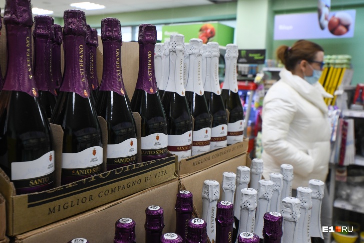По мнению екатеринбуржцев, ничего хорошего из инициативы продавать алкоголь только людям с QR-кодами не выйдет