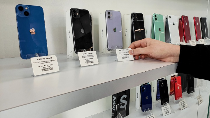 Видео: iPhone исчезли почти из всех магазинов в Нижнем Новгороде после официального распоряжения Apple