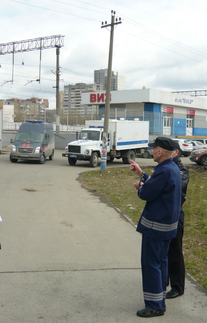 Вот и сама остановка, где произошла трагедия Вот и сама остановка, где произошла трагедия