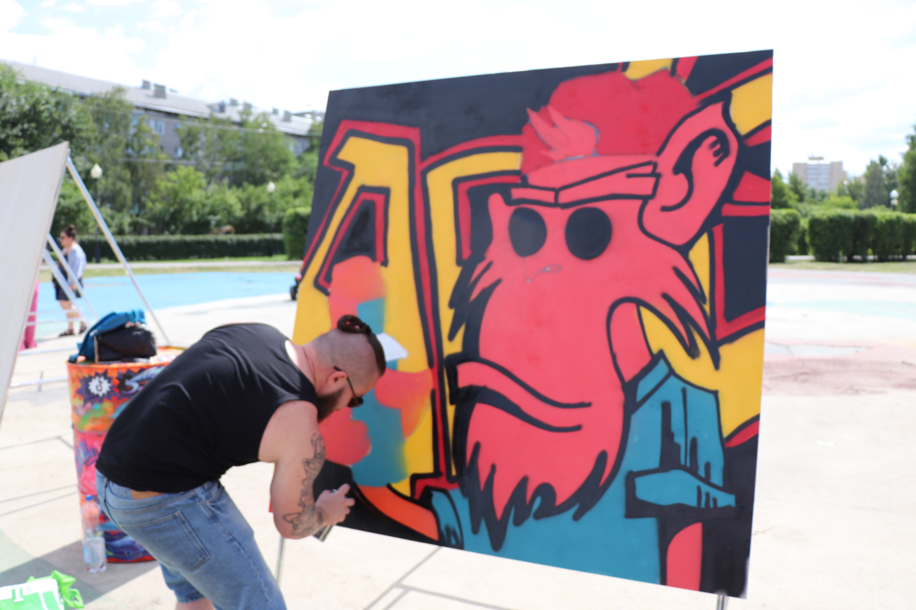 В конкурсе граффити художники сражались за приз от организаторов