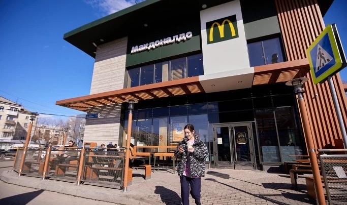 Рано прощаться с «Биг Маком»: почему «Макдоналдс» в Оренбурге всё еще работает