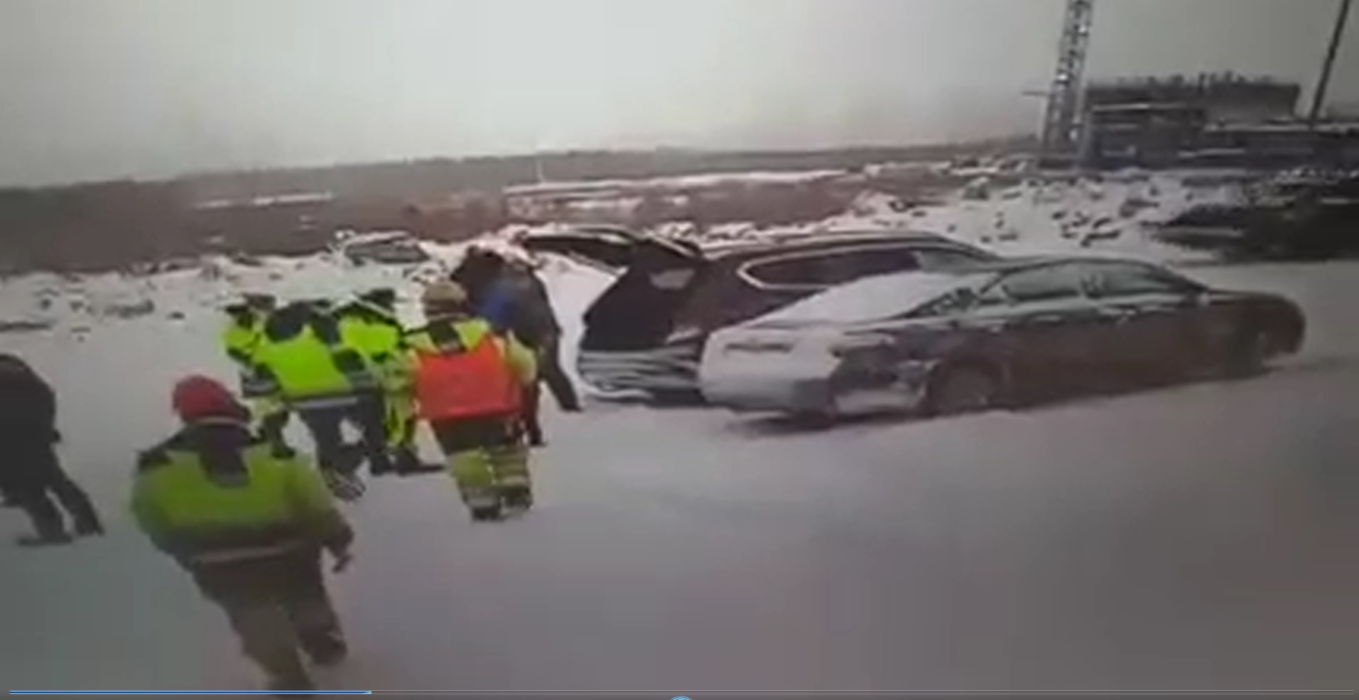 «Постоянно угрожают рабочим»: в Екатеринбурге на стройке гастарбайтеры избили крановщика