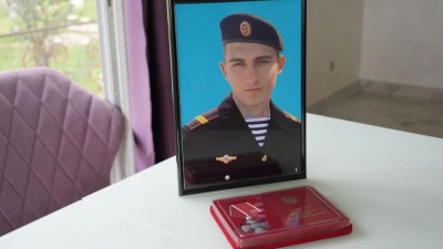 Мэрия Сочи впервые сообщила о погибшем на Украине. Родителей спецназовца наградили