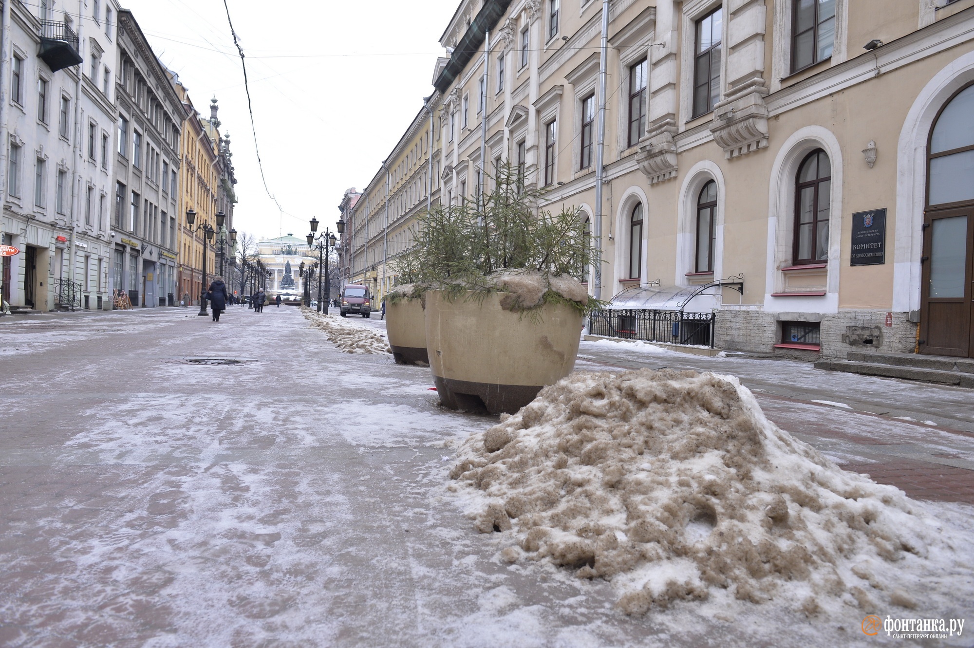 Скользкие улицы. Петербургские улочки. Питер центр города улицы. Центральные улицы Питера фото.