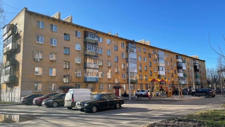 Жители пятиэтажки в Ярославле требуют принудительной госпитализации соседки, открывшей газ в квартире