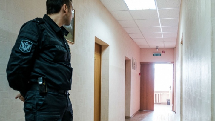 В Краснокамске осудили 33-летнего водителя погрузчика, наехавшего на коллегу