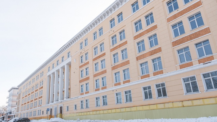 Здание бывших казарм на Окулова, где построят гостиницу, хотят увеличить на один этаж