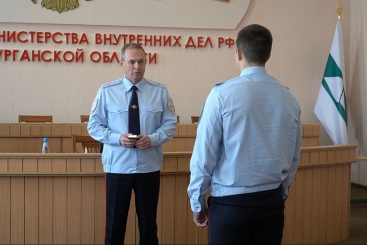 Медали за отвагу вручил руководитель УМВД России в регионе Дмитрий Свинов Медали за отвагу вручил руководитель УМВД России в регионе Дмитрий Свинов