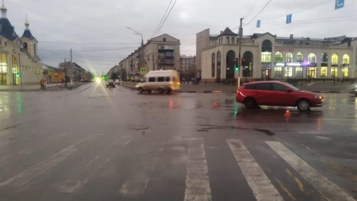 В Волгограде женщина-водитель сбила 13-летнюю девочку на пешеходном переходе