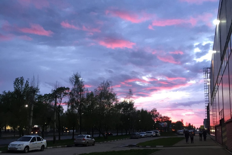 Розов вечер. Закат в городе. Розовый вечер в городе. Фотографирую закат. Вечер закат город.