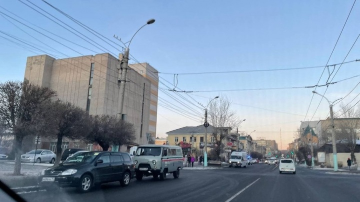 Здание Госархива оцепили в Чите из-за сообщения о взрывном устройстве