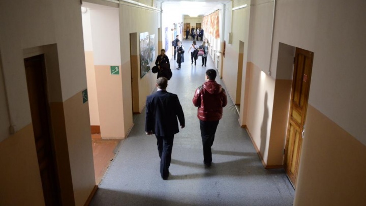 Силовики эвакуировали детей из читинской школы во время учений