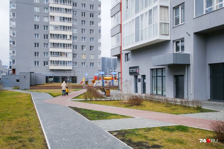 Для новоселов стало важна инфраструктура ЖК: нужен свой двор, с площадками, прогулочными зонами и всем необходимым в шаговой доступности Для новоселов стало важна инфраструктура ЖК: нужен свой двор, с площадками, прогулочными зонами и всем необходимым в шаговой доступности