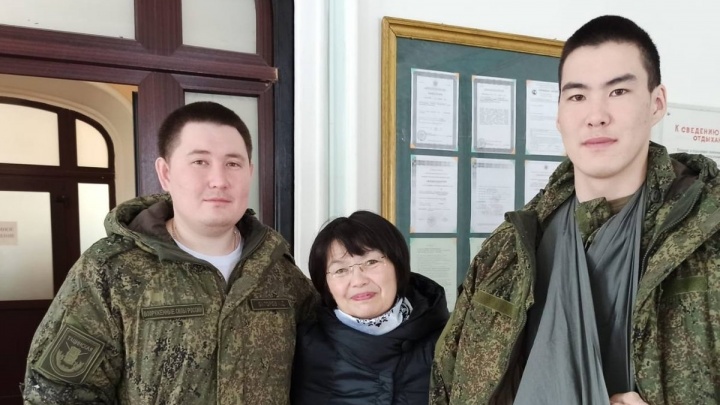 Экс-чиновница из Агинского помогает раненым солдатам в московском госпитале