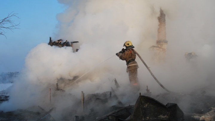 Ребёнок и двое взрослых погибли на пожаре в Новокручининске