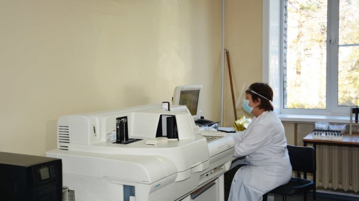 АНХК помогла медсанчасти №36 в Ангарске приобрести новое оборудование