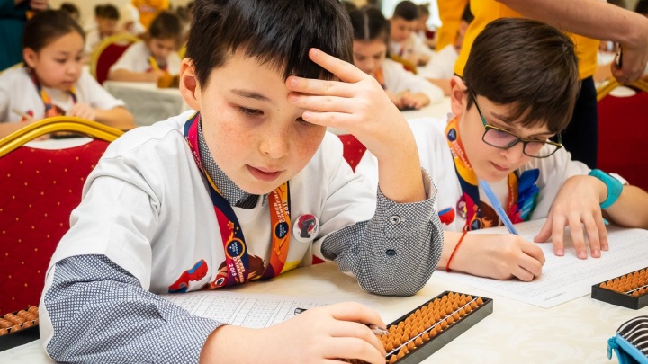 Ученики центра ментальной арифметики SmartyKids в Чите попали в топ-10 лучших по России