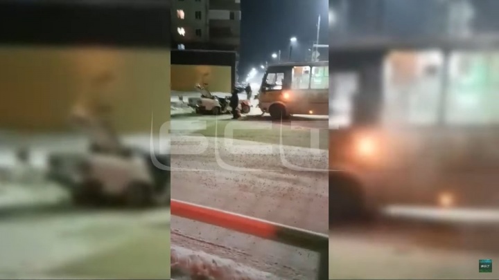Пассажирский автобус столкнулся с «Жигулями» в Братске, пассажир отечественного авто погиб
