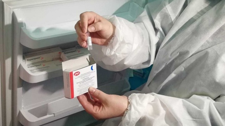 Мобильные пункты вакцинации от COVID-19 открылись в ИРНИТУ и БГУ