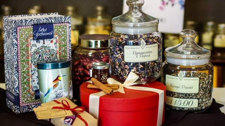 Подарки для учителей из шоколада, джема, ароматных сортов кофе и чая соберут в «Унции»