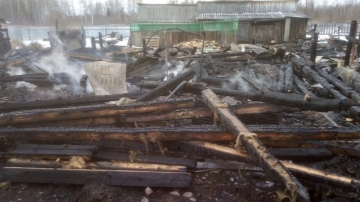 Два человека погибли на пожаре в селе Бузыканово Тайшетского района