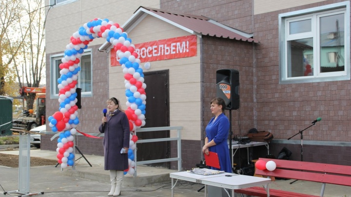 Квартиры в новом доме получили железнодорожники Могочи в честь дня рождения ОАО «РЖД»