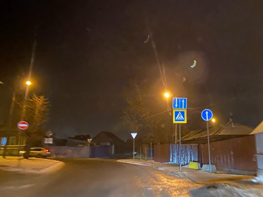 Перекрёсток улиц Горбунова и Засопочной утром 13 января Перекрёсток улиц Горбунова и Засопочной утром 13 января
