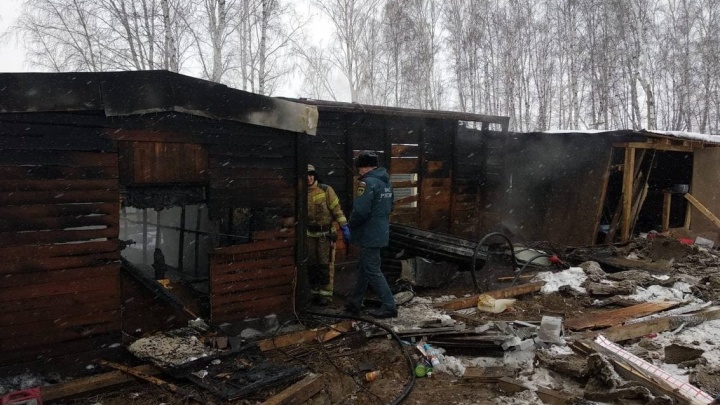 Мужчина погиб во время пожара на стройплощадке ЖК «Горизонт» в Иркутском районе