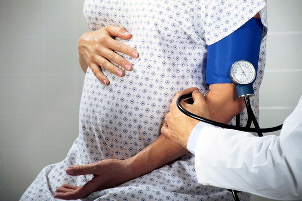 Почти 150 беременных женщин в России скончались из-за коронавируса
