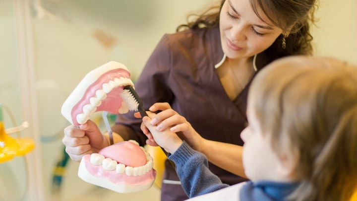 Вылечить зубы детям на зимних каникулах призвал родителей «Вашъ дантист» в Чите