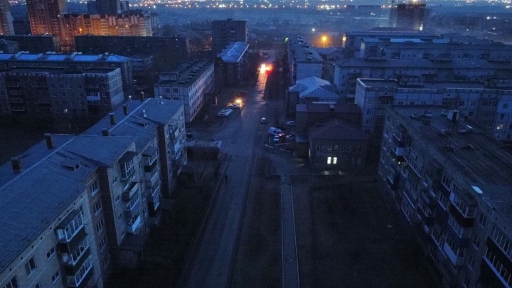 Жители нескольких домов в Чите не смогли попасть в подъезды после отключения света