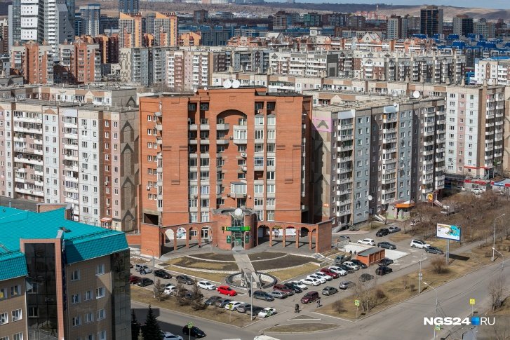 Разрозненность в обществе нашла отражение и в застройке — она была хаотичной и неоднородной Разрозненность в обществе нашла отражение и в застройке — она была хаотичной и неоднородной