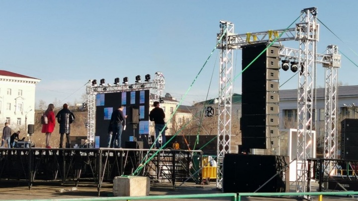 Репетиции концерта к 9 Мая начали проводить ежедневно на площади Ленина в Чите