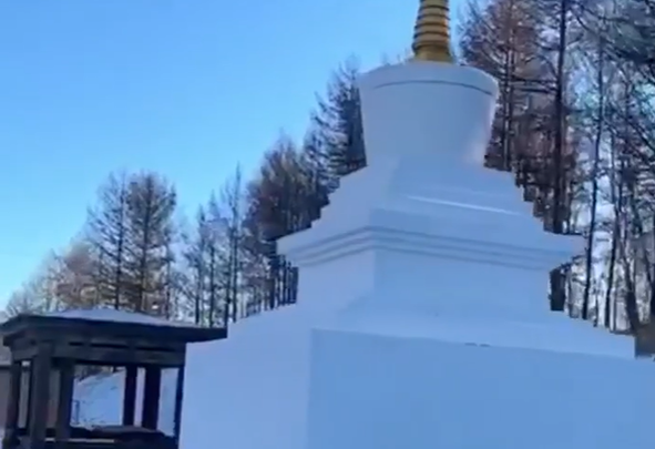Буддийскую ступу и площадку для отдыха водителей возвели на трассе в Забайкалье