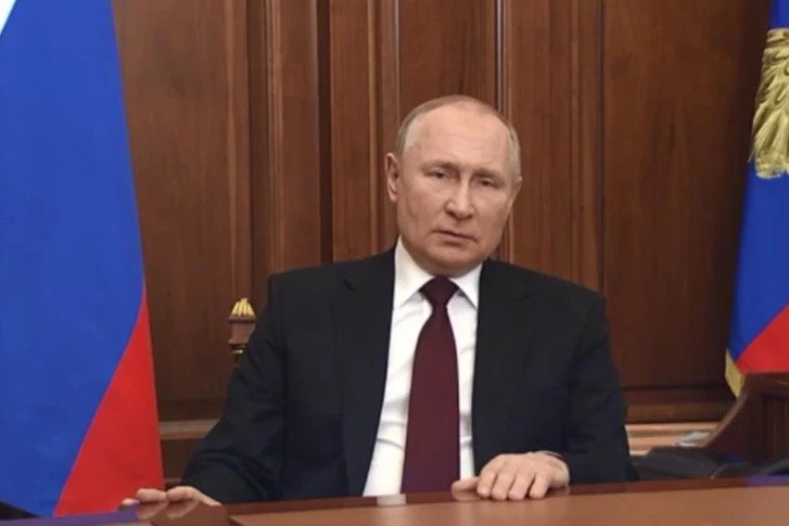 Перед признанием ДНР и ЛНР Владимир Путин выступил с часовым обращением к россиянам