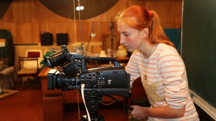 Снимать фильмы, писать сценарии и монтировать видео научит детей от 7 лет киношкола в Чите