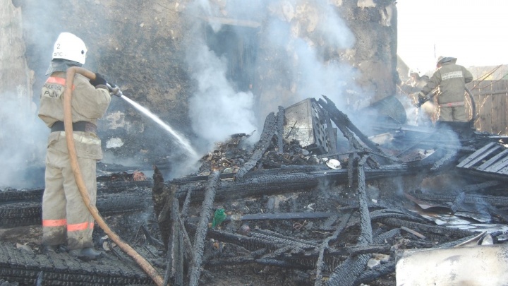 Чета пенсионеров погибла на пожаре в забайкальском селе