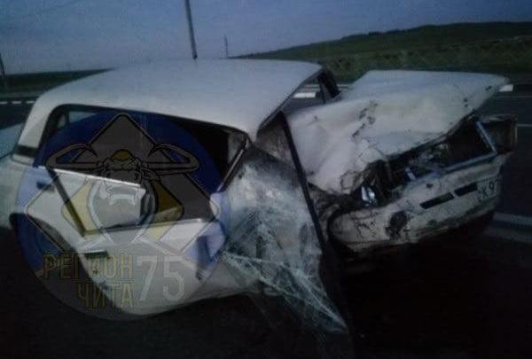 «Семёрка» и Nissan столкнулись в Черновском районе Читы, пострадали два человека