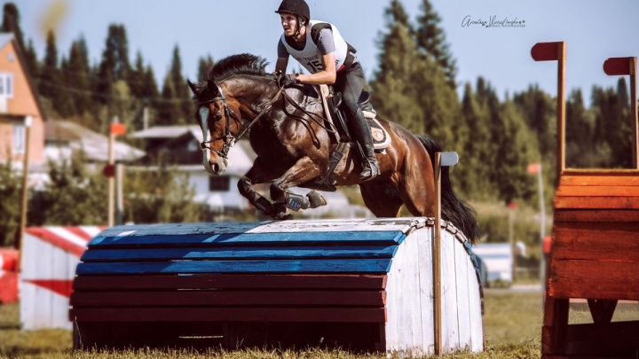 Спортсмен из Приангарья выиграл всероссийские соревнования по конному спорту