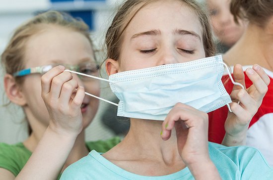 Дети 7-14 лет чаще заболевают коронавирусом и тяжелее его переносят — врачи ККИБ в Чите