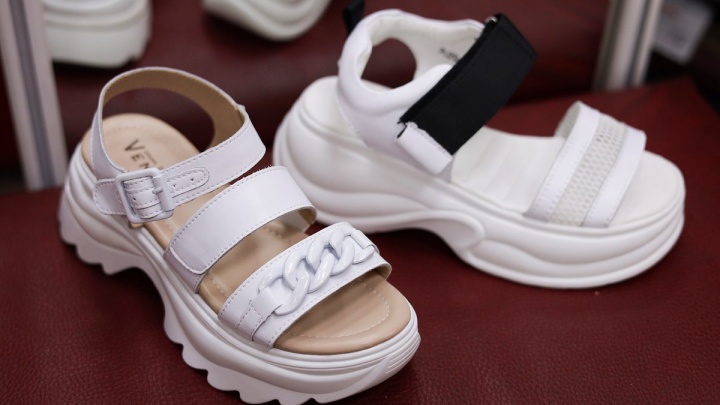 Летняя обувь для всей семьи: сандалии и кроссовки из натуральной кожи привезли в Читу