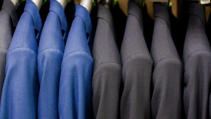 Cкидку 30% на все костюмы объявил магазин «Мужская одежда» на Бутина, 58, в Чите